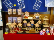 Figures of Sumo wrestlers